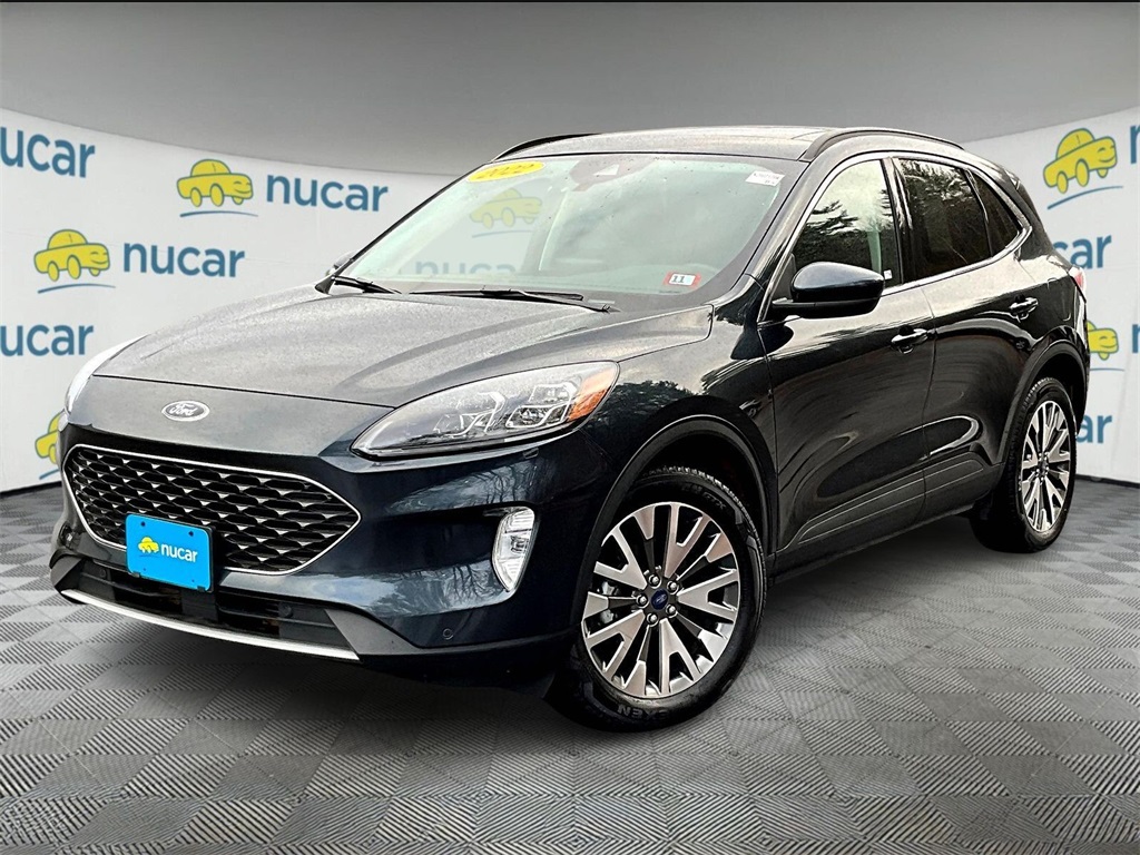 2022 Ford Escape Titanium photo 3