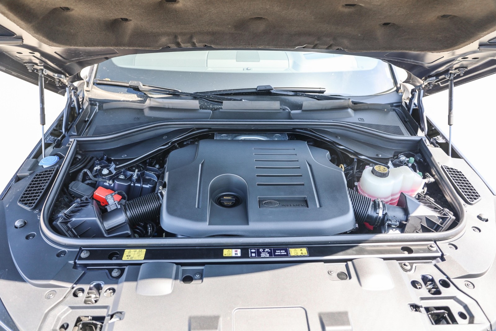 2025 Land Rover Range Rover Sport SE photo 25