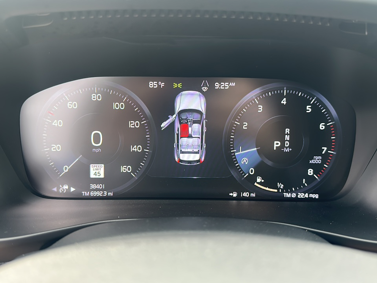 2022 Volvo XC40 T5 R-Design photo 14