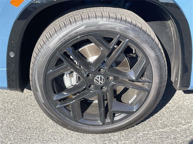 2025 Volkswagen Tiguan SE R-Line Black photo 10
