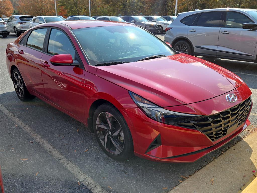 2023 Hyundai Elantra SEL photo 2