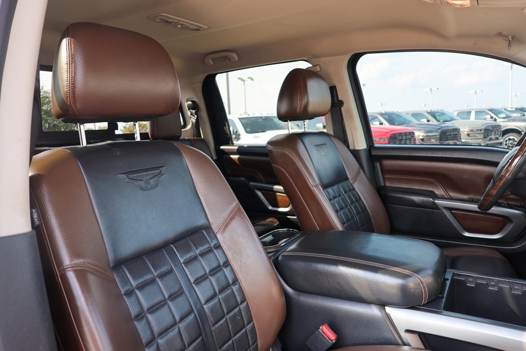 2016 Nissan Titan Platinum Reserve photo 16