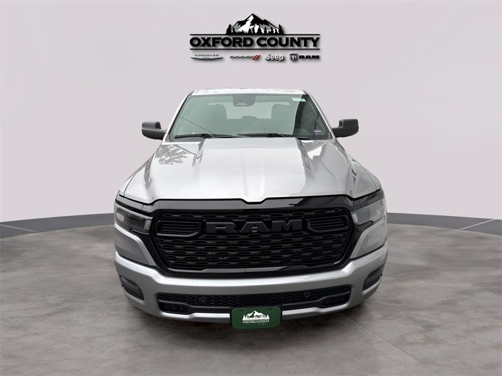 2025 Ram 1500 Tradesman photo 4