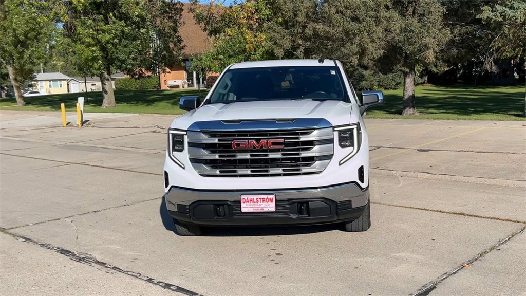 Used 2022 GMC Sierra 1500 SLE with VIN 3GTUUBED6NG633084 for sale in Oslo, Minnesota