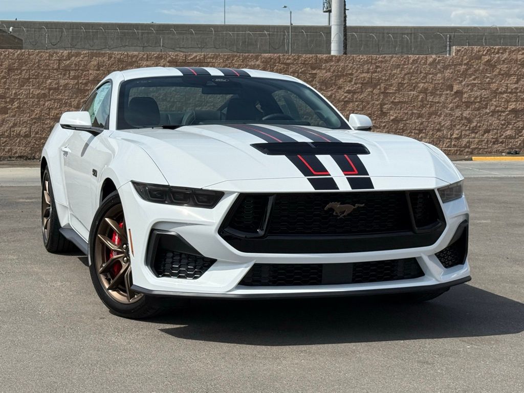 2025 Ford Mustang GT Premium photo 2