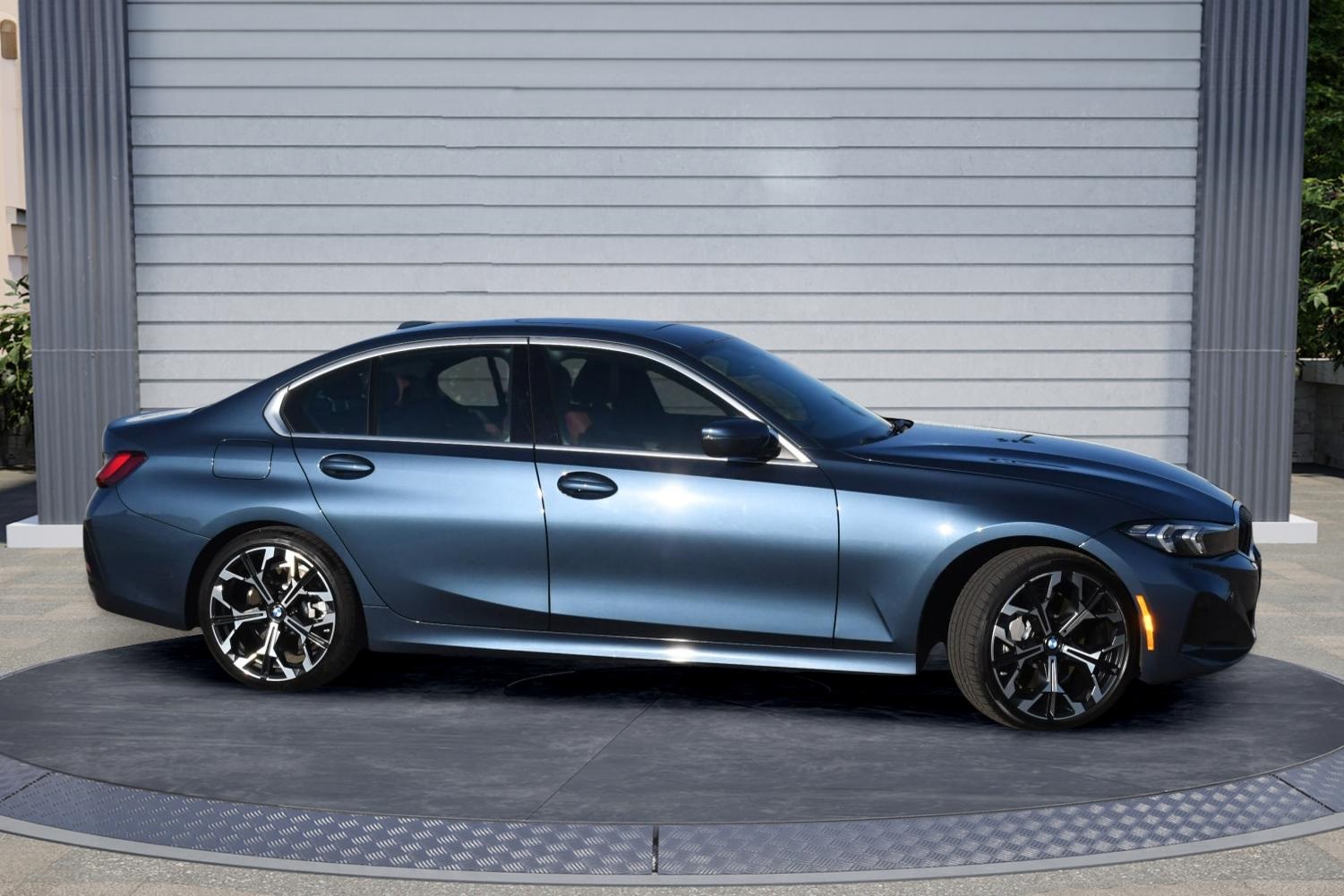 2025 Bmw 330i 3-Series photo 3