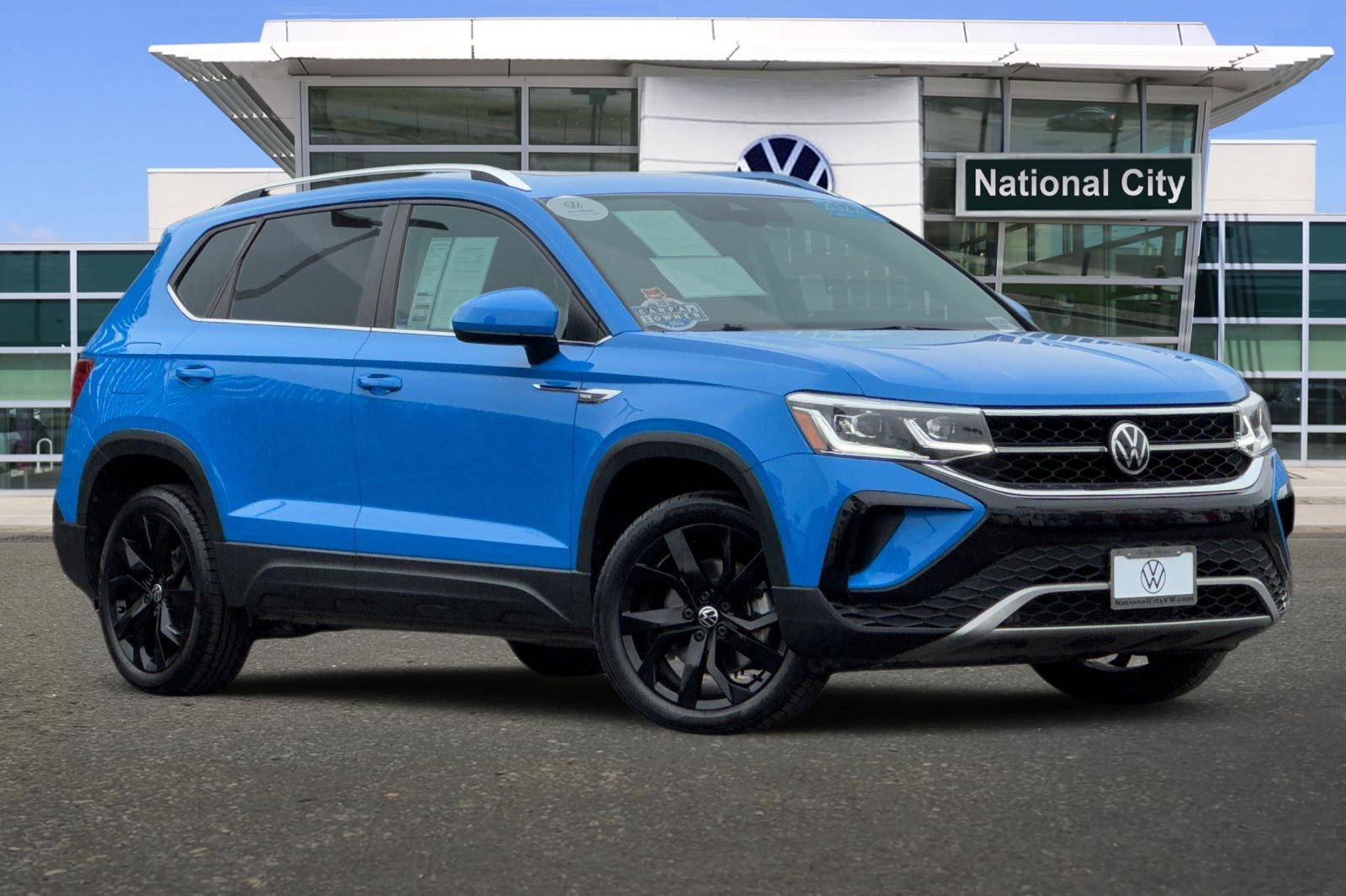 2022 Volkswagen Taos SEL photo 2