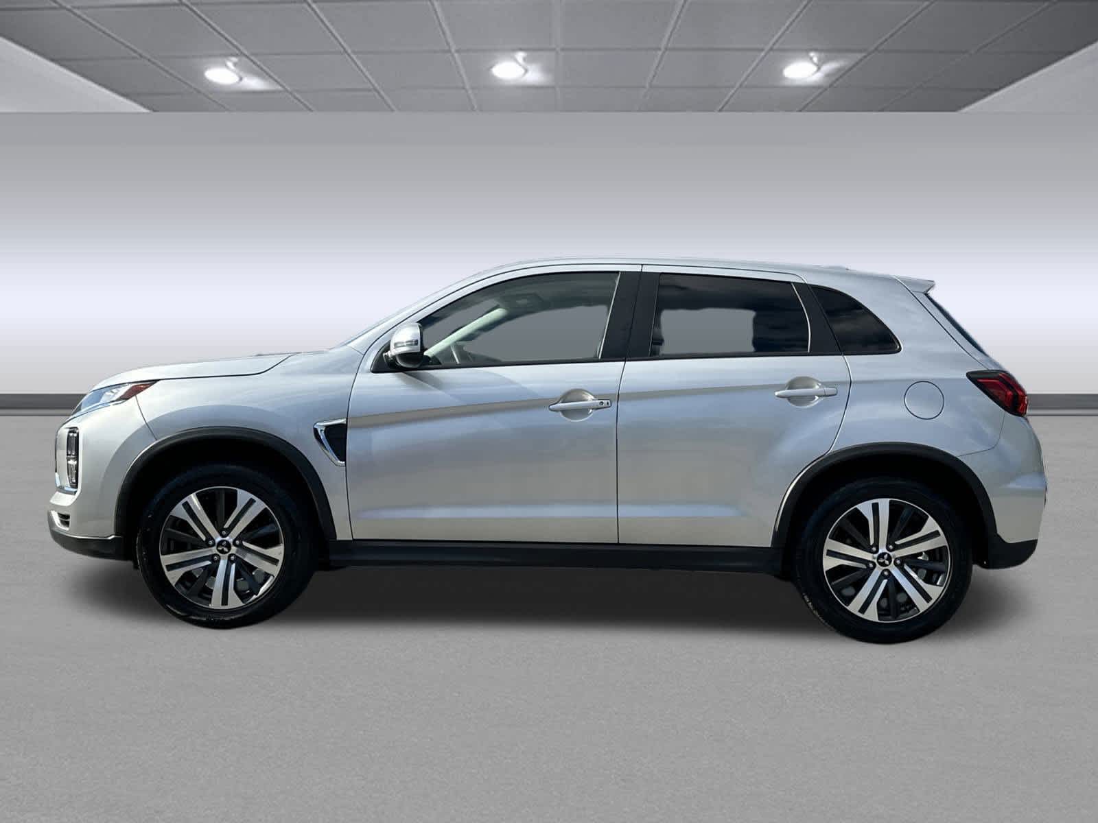 2023 Mitsubishi Outlander Sport SE photo 4