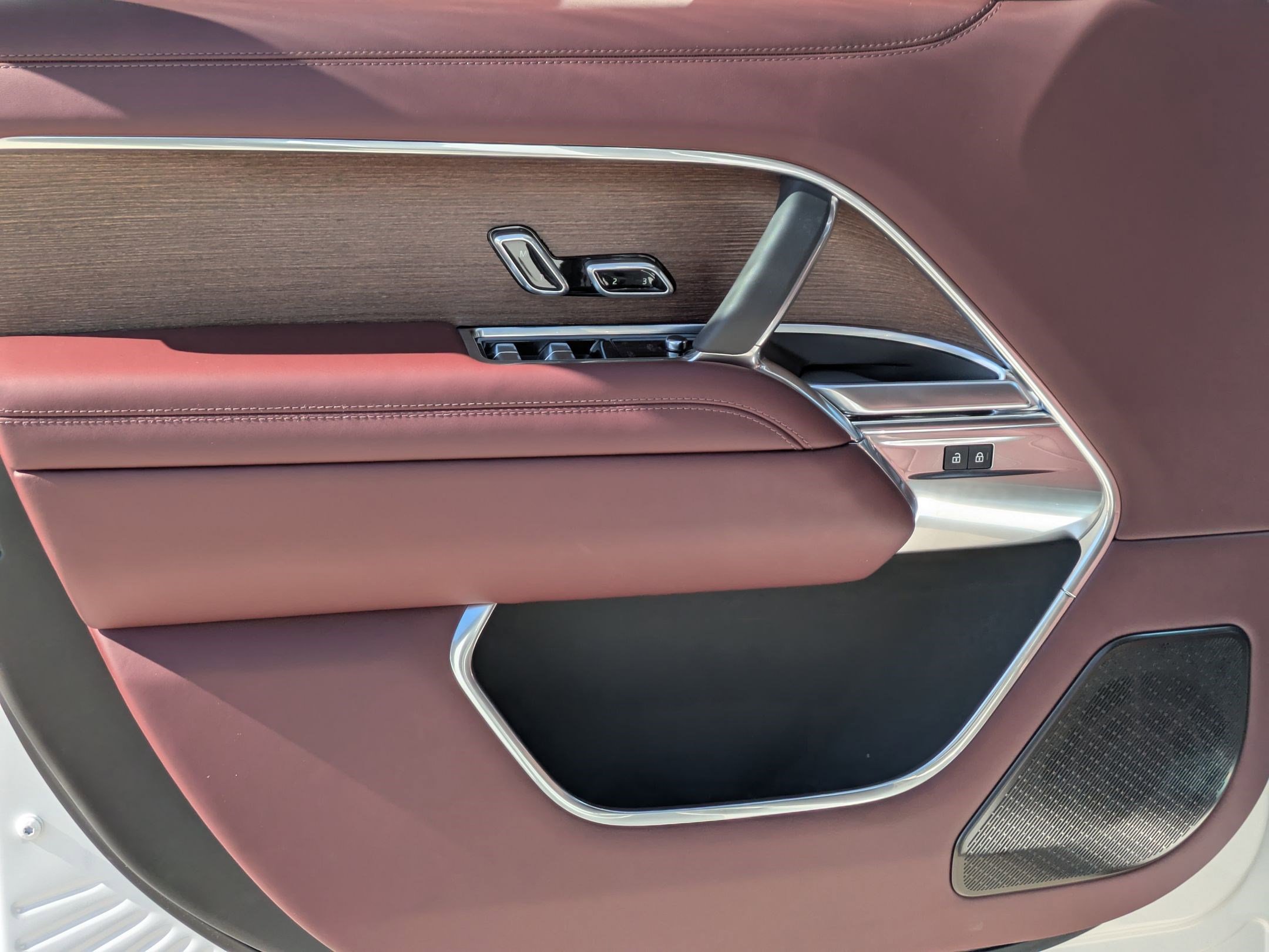 2025 Land Rover Range Rover Autobiography photo 10