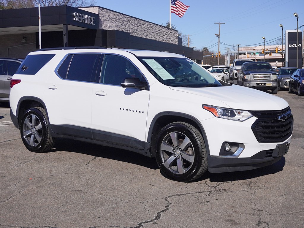 Used 2019 Chevrolet Traverse 3LT with VIN 1GNEVHKW0KJ174114 for sale in Riverdale, NJ