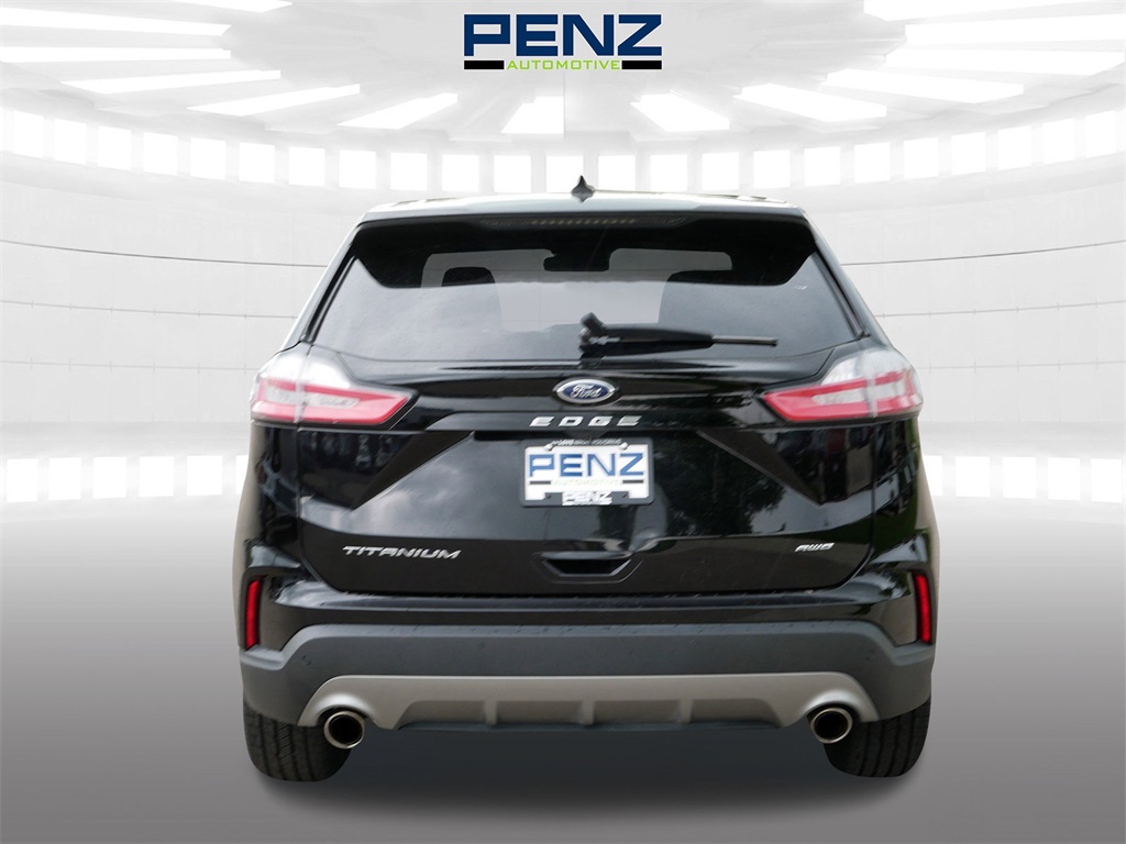 2024 Ford Edge Titanium photo 4