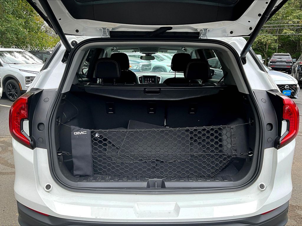 2023 Gmc Terrain SLE photo 25