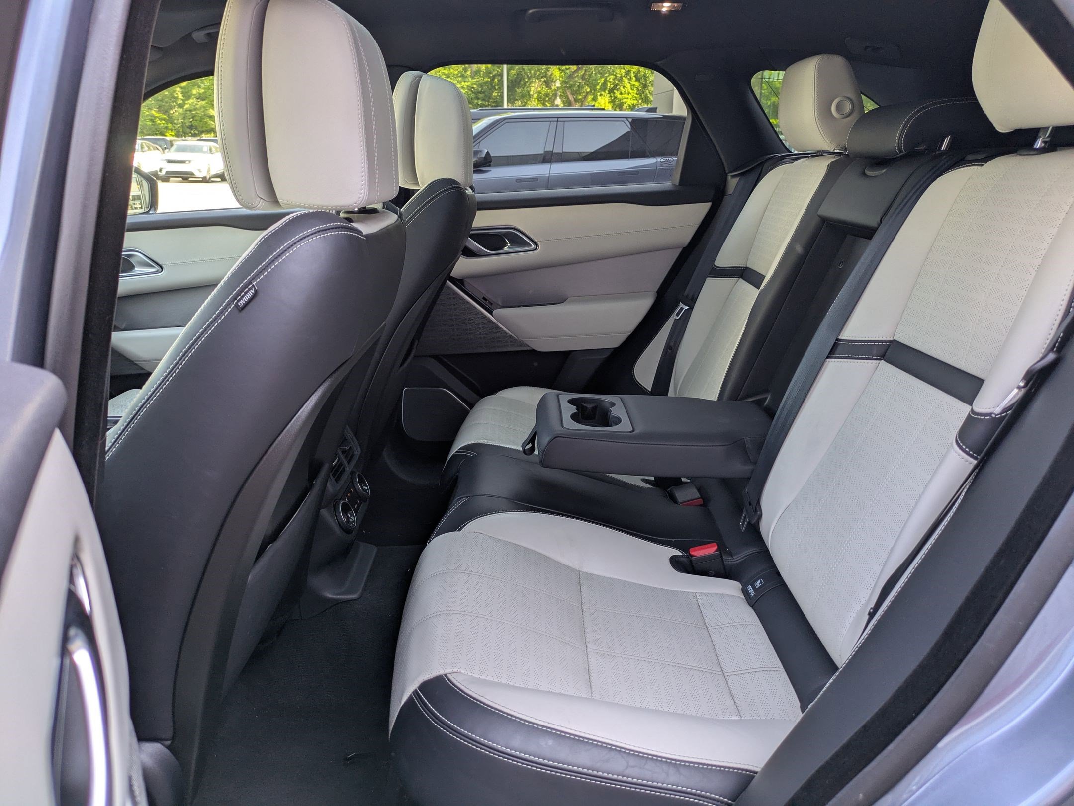 2020 Land Rover Range Rover Velar R-Dynamic HSE photo 28