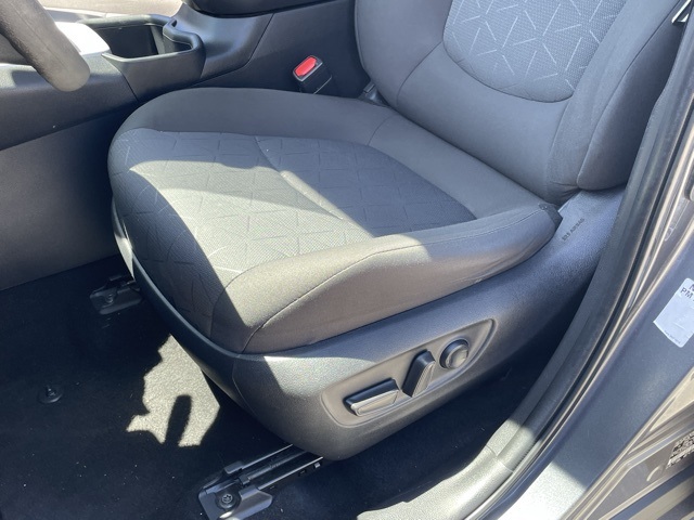 2022 Toyota RAV4 XLE photo 16