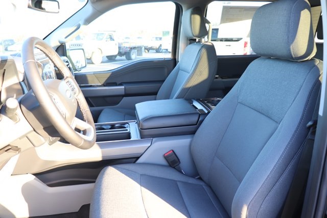 2025 Ford F-150 XLT photo 2
