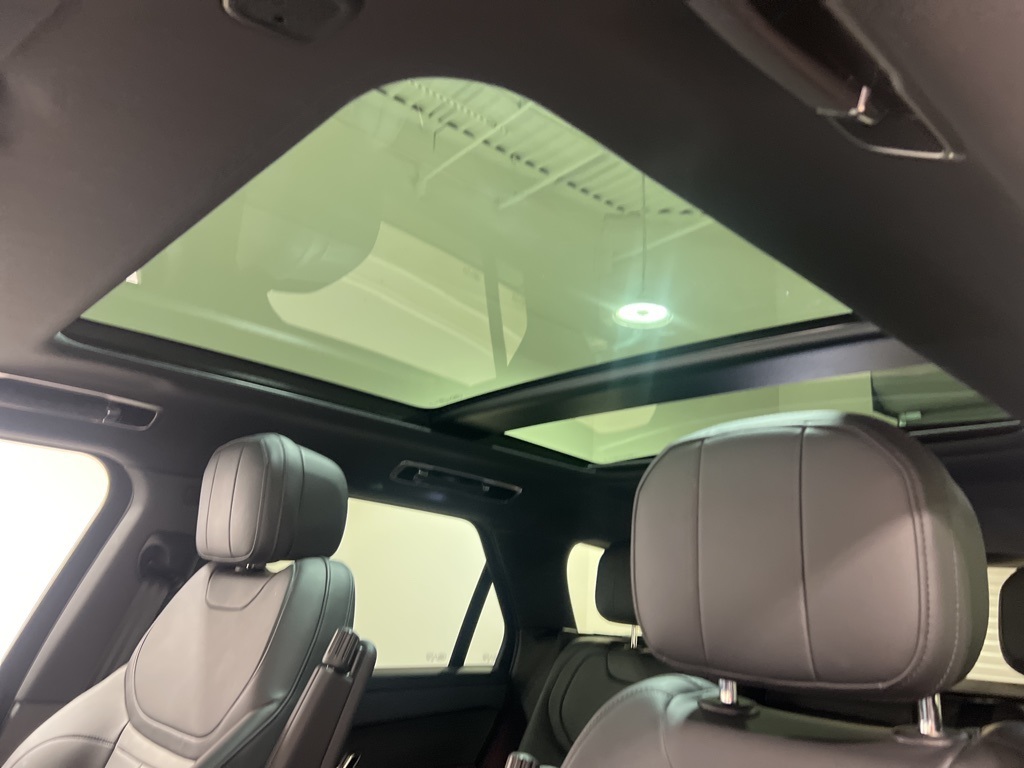 2025 Land Rover Range Rover Sport SE photo 18