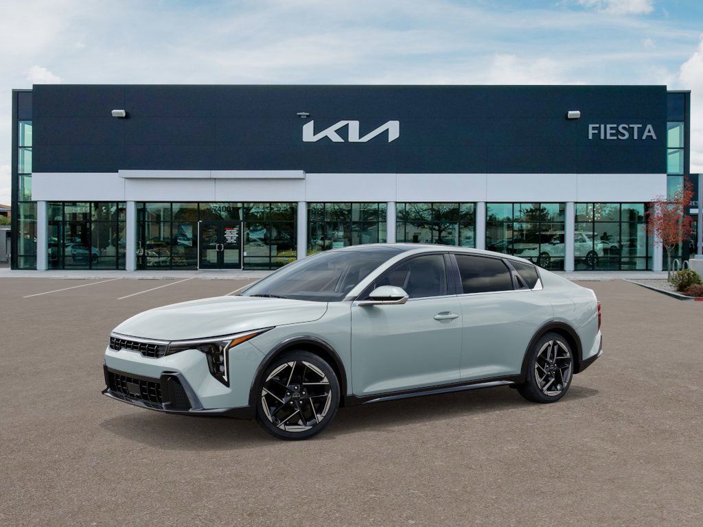 2025 Kia K4 GT-Line photo 2