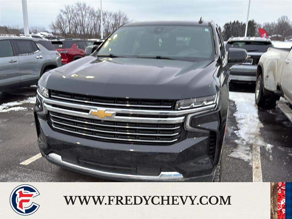 2022 Chevrolet Suburban LT's photo