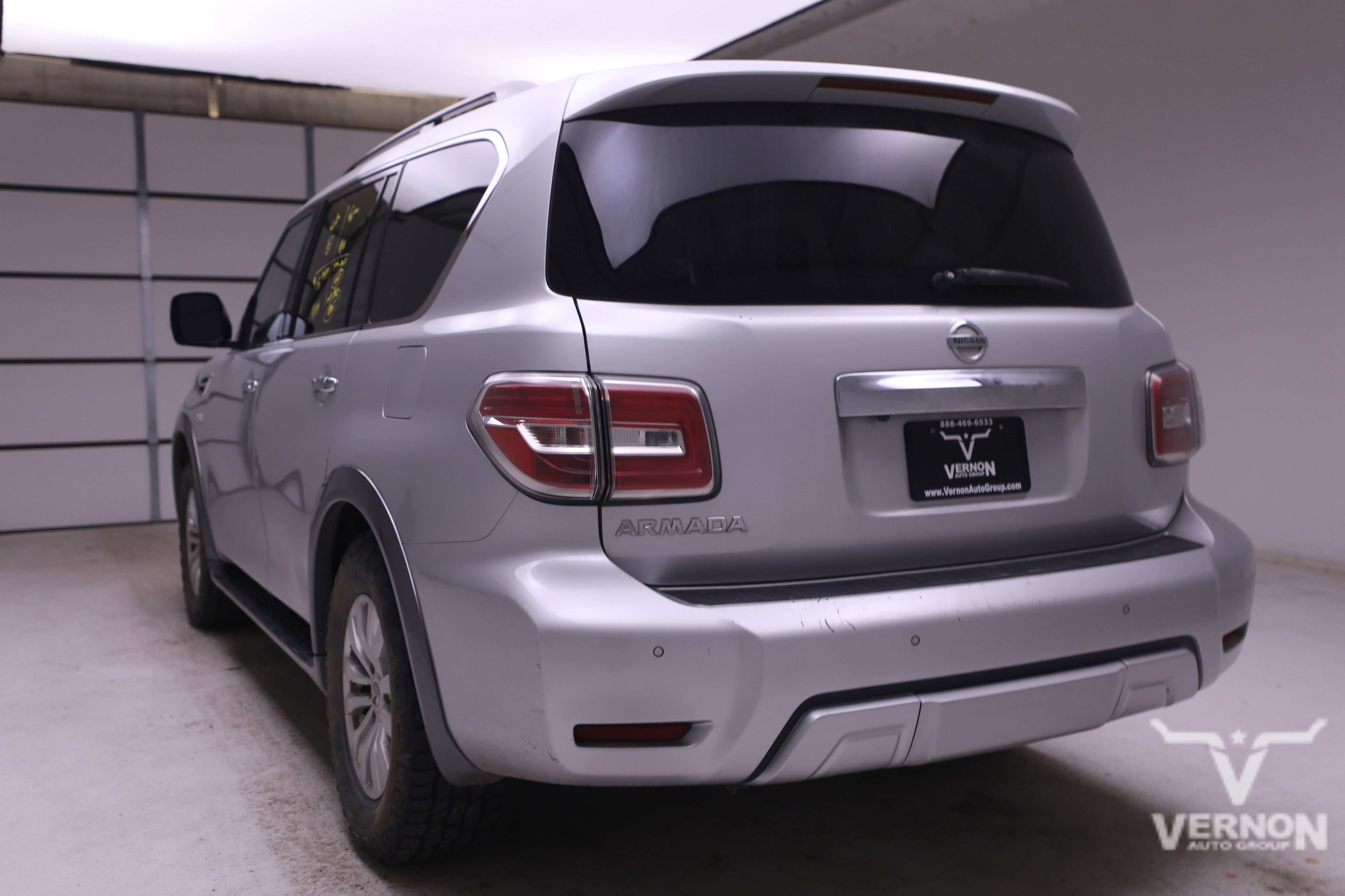 2017 Nissan Armada SV photo 2