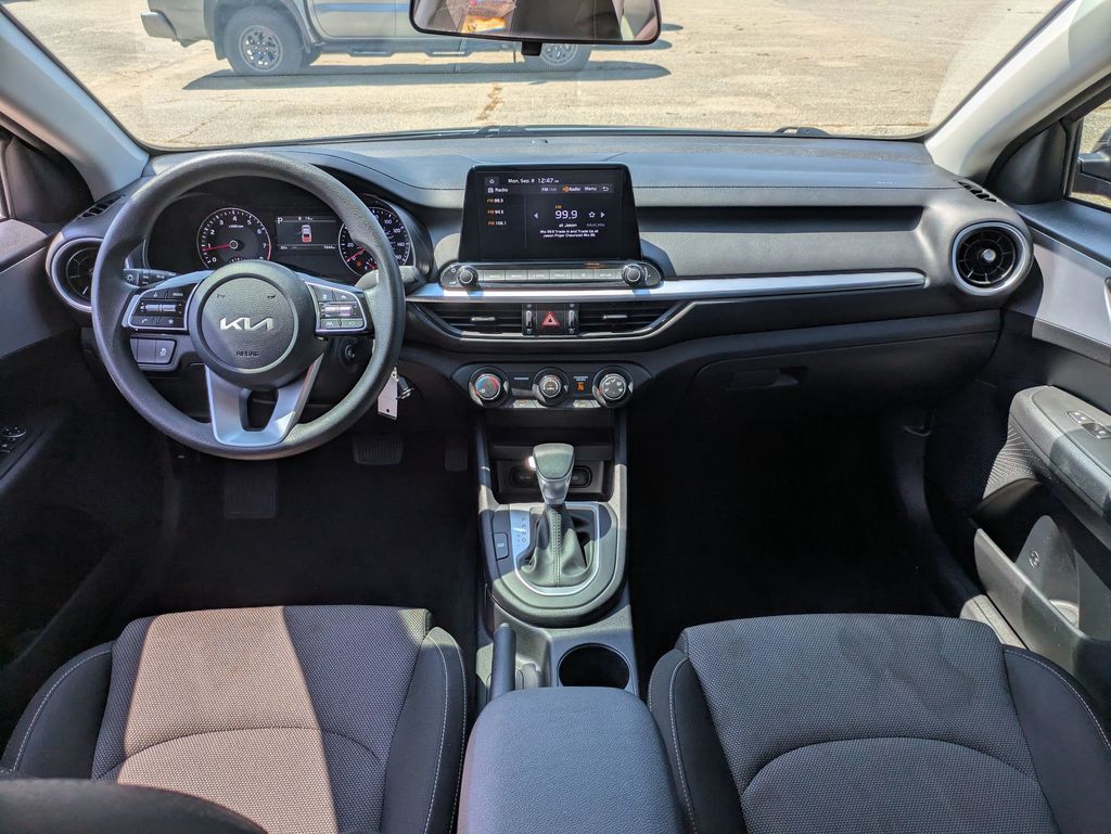 2024 Kia Forte LXS photo 23