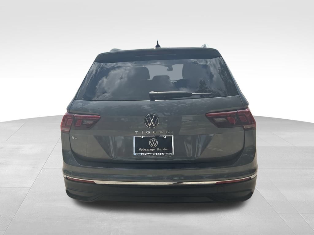 2023 Volkswagen Tiguan SE photo 3