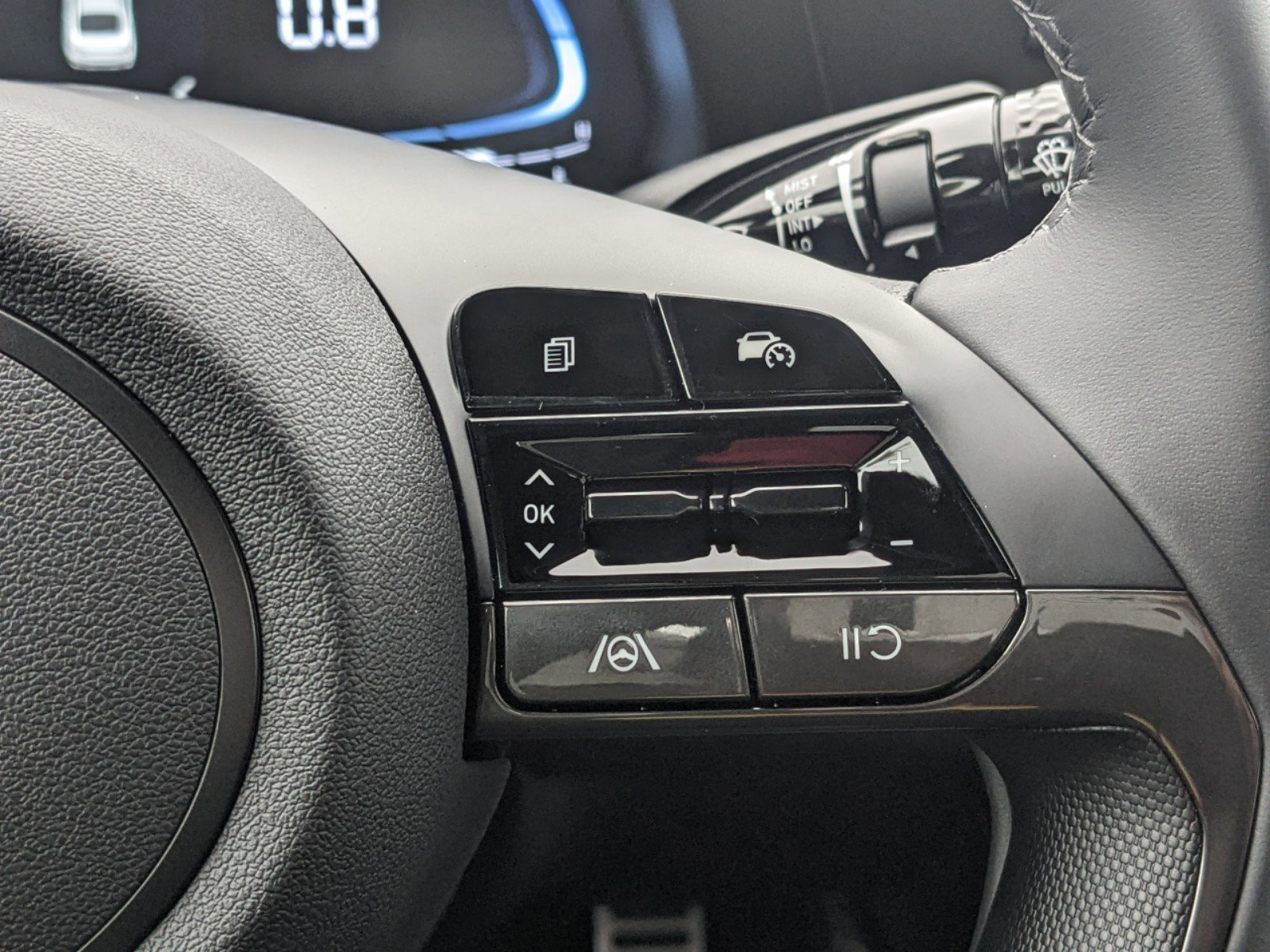 2025 Hyundai Elantra SEL Sport photo 24