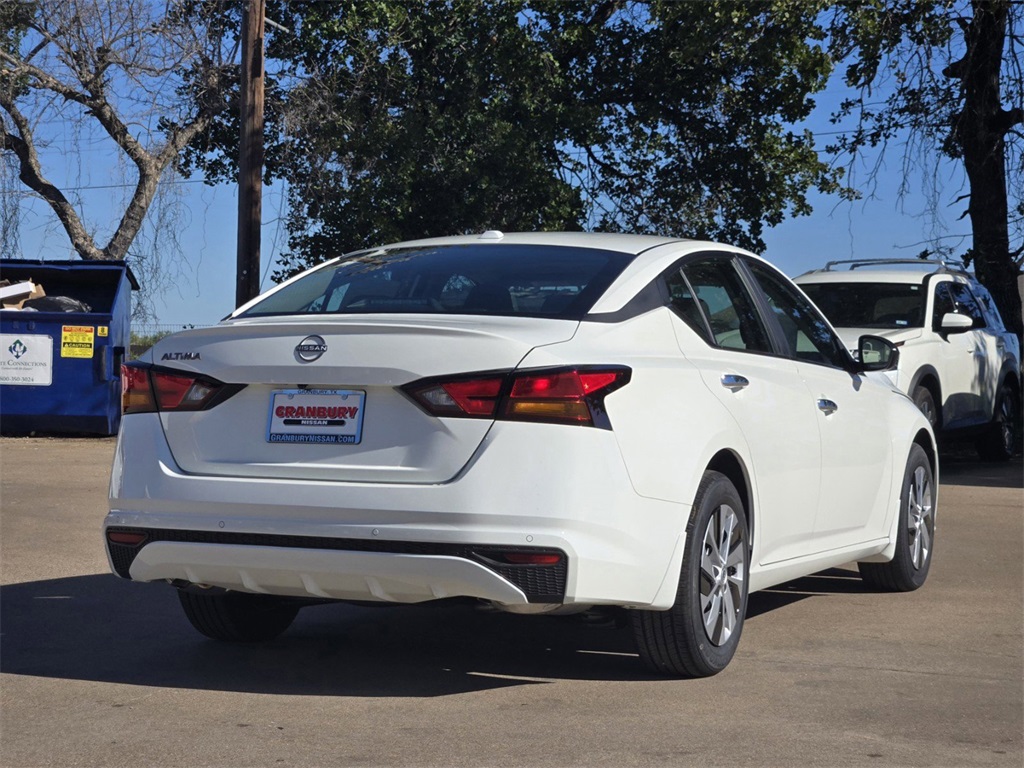 2025 Nissan Altima S photo 4