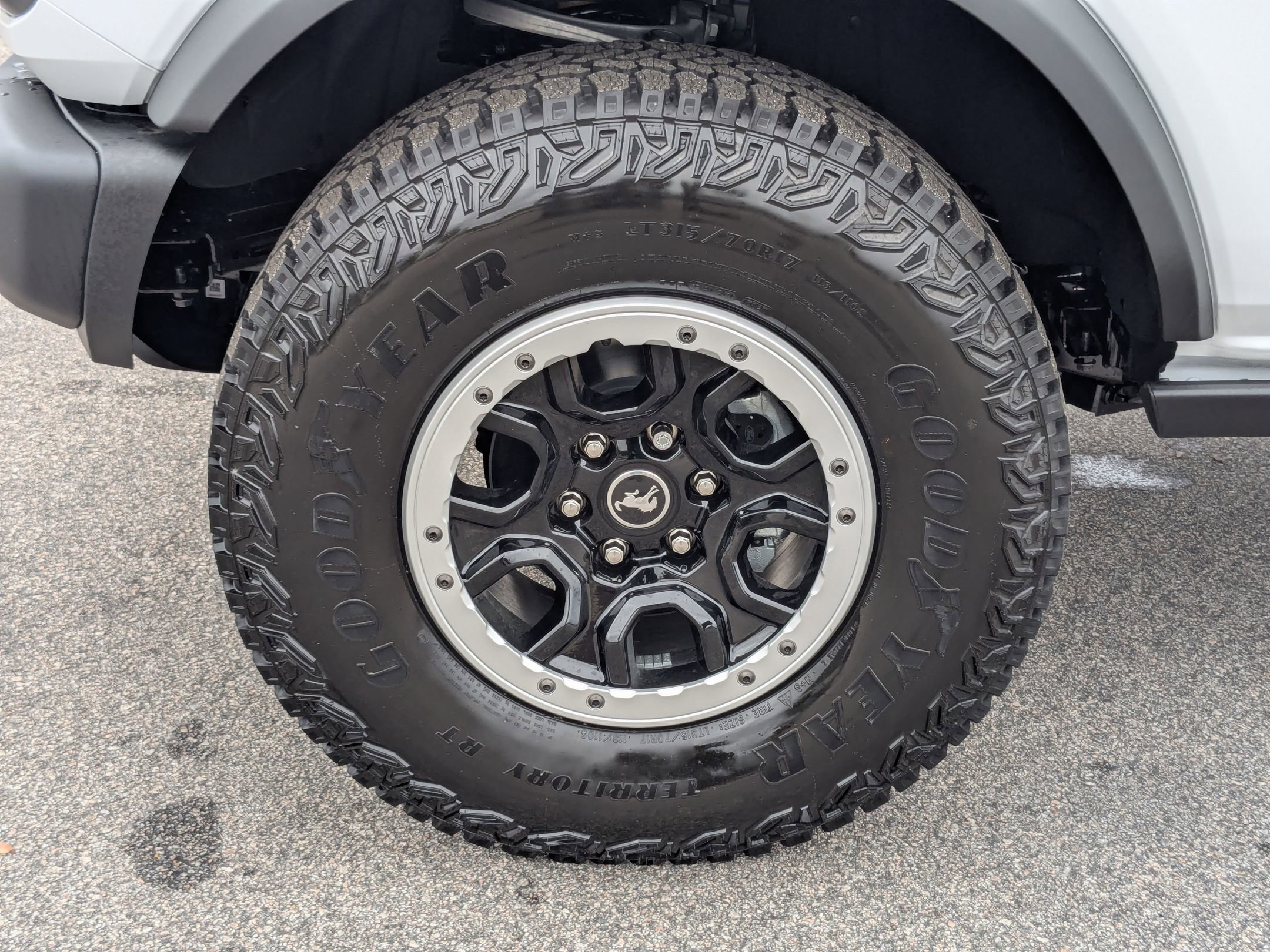 2025 Ford Bronco Badlands photo 3