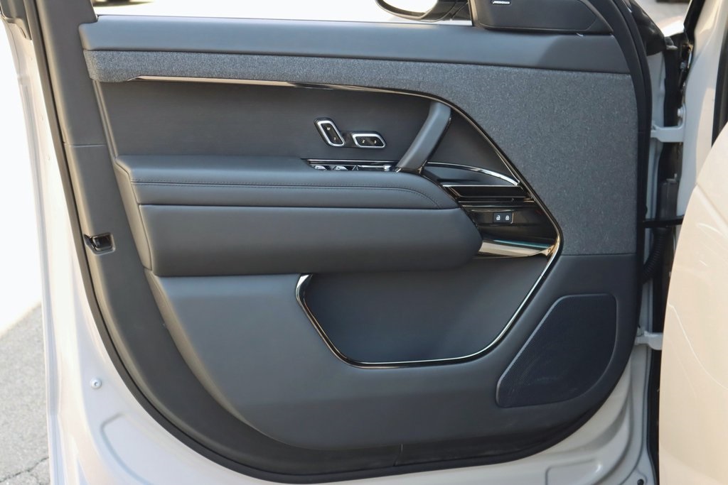 2025 LAND ROVER RANGE ROVER SPORT - Image 11