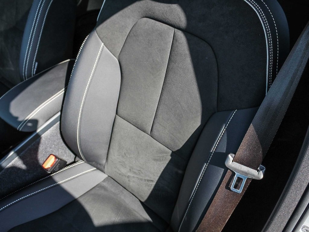 2023 Volvo C40 Recharge Ultimate photo 23