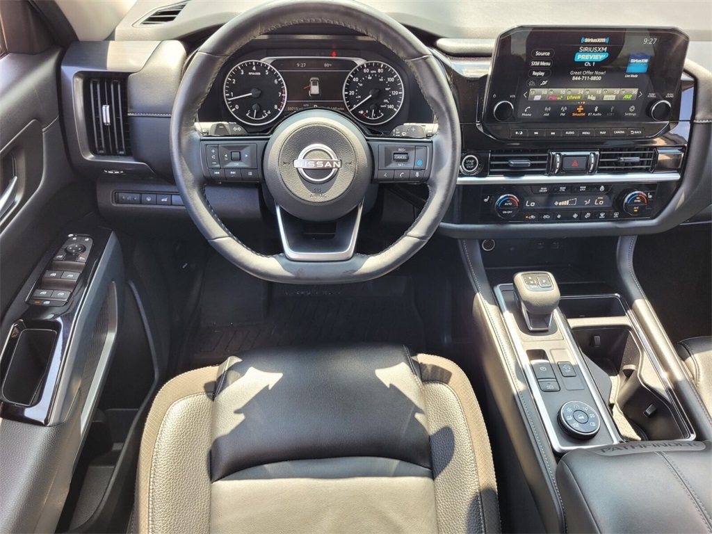 2024 Nissan Pathfinder SL photo 7