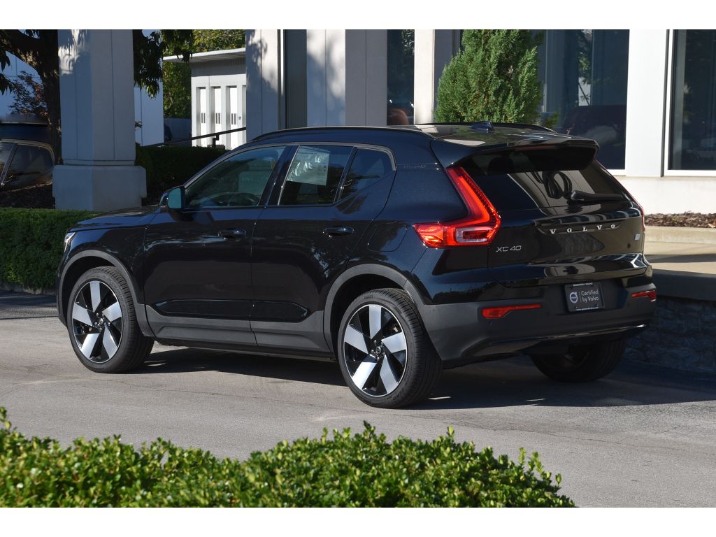 2023 Volvo XC40 P8 Ultimate photo 4
