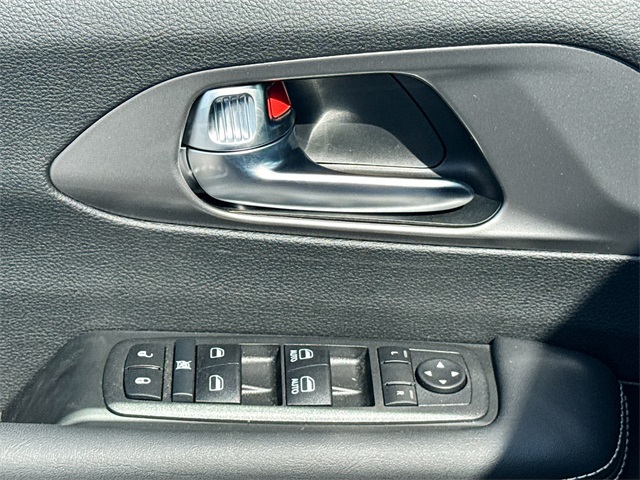 2025 Chrysler Voyager LX photo 16