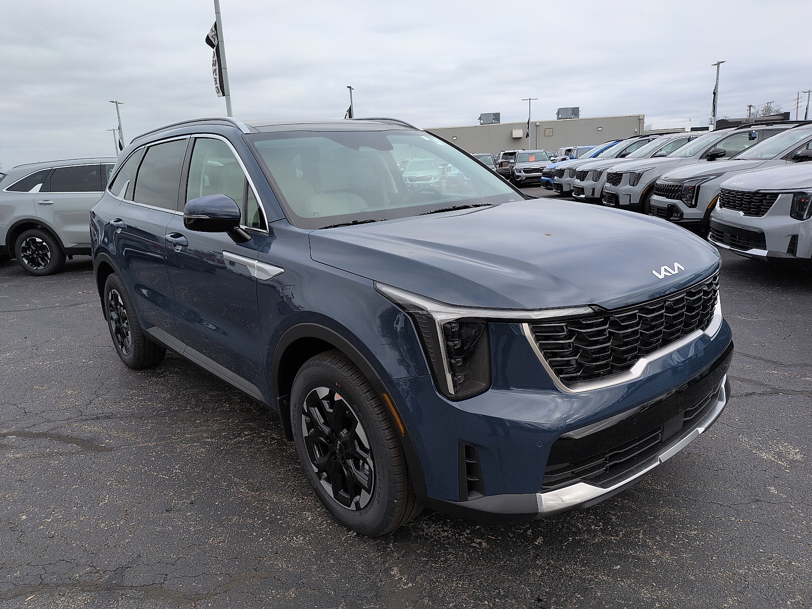 2026 Kia Sorento S's photo