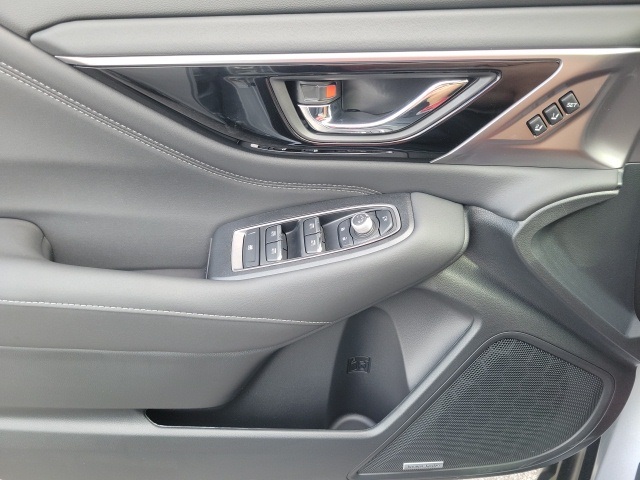 2025 Subaru Outback Touring XT photo 13
