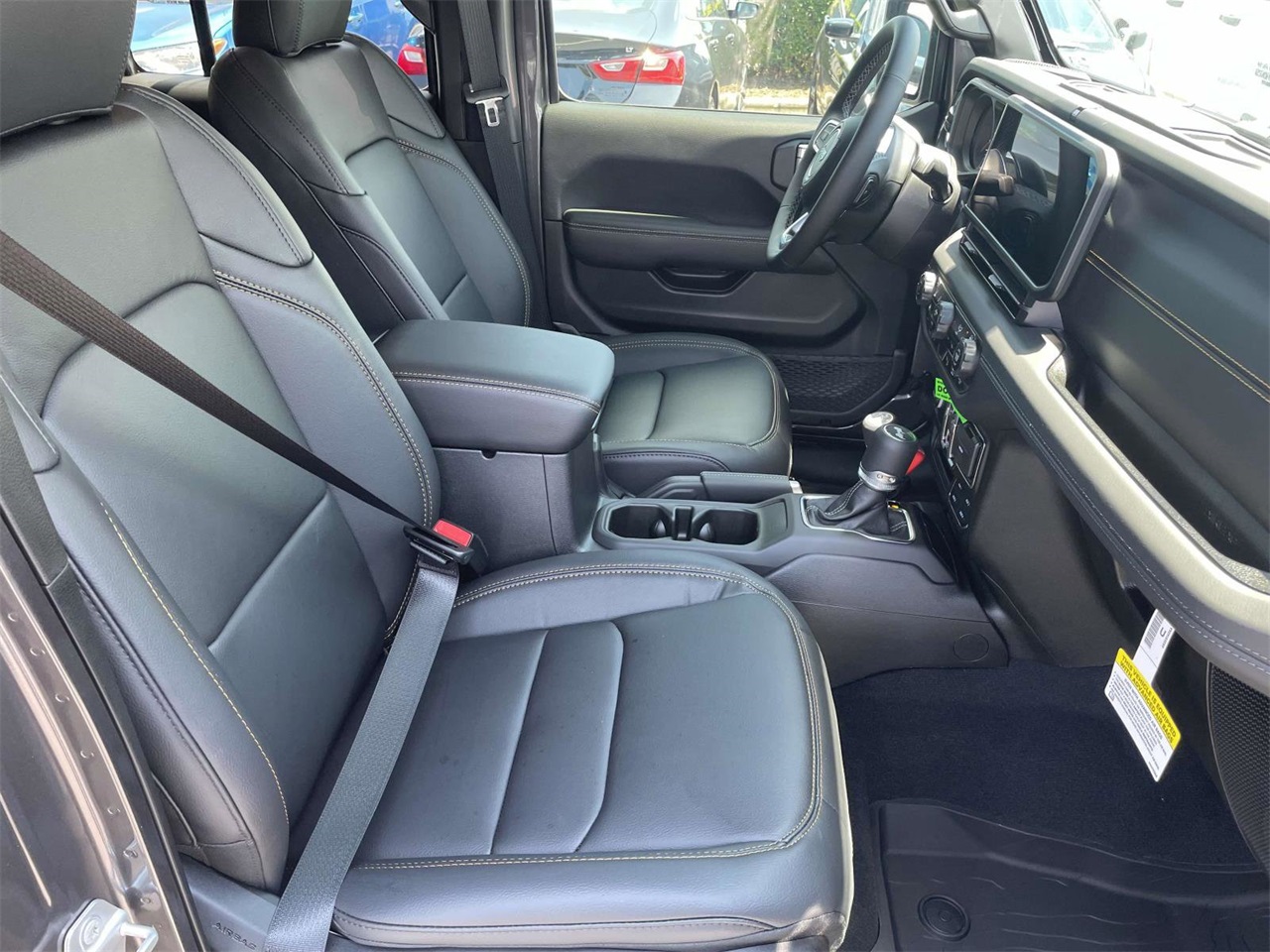 2025 Jeep Wrangler Sahara photo 25