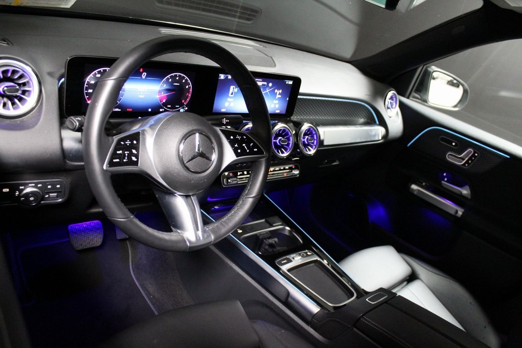 2025 Mercedes Benz GLB 250 4MATIC photo 2
