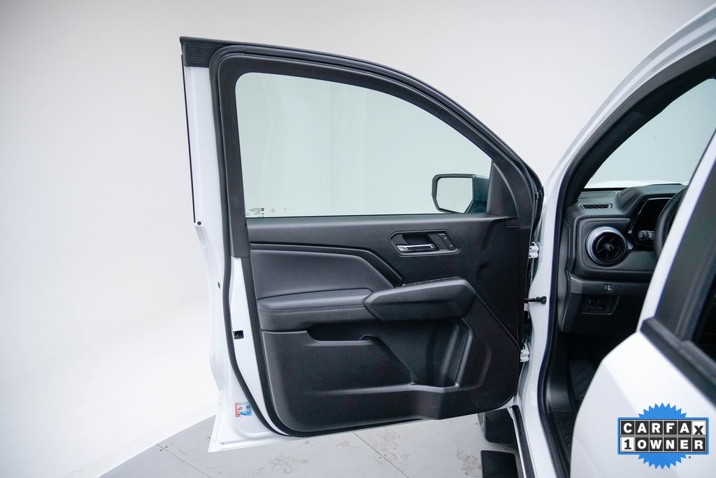 2024 Chevrolet Colorado LT photo 4