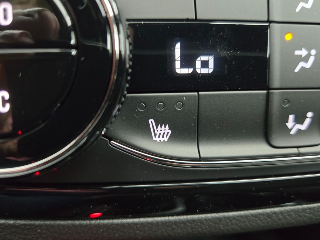 2025 Buick Envista ST photo 4