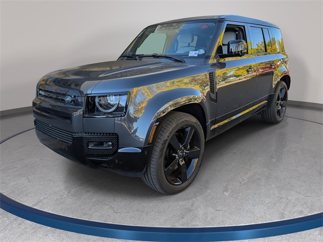 2025 Land Rover Defender V8's photo