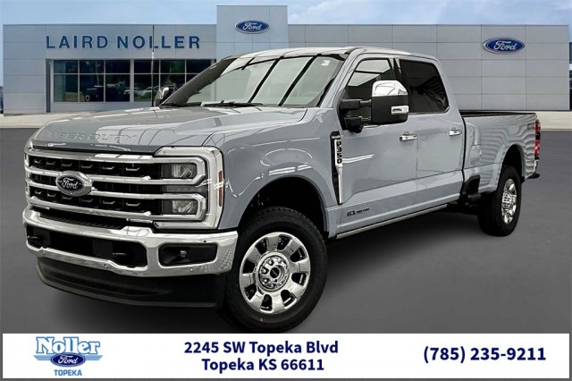 ティナ・ブランフォード New 2025 Ford Super Duty F-350® King Ranch® Crew Cab in