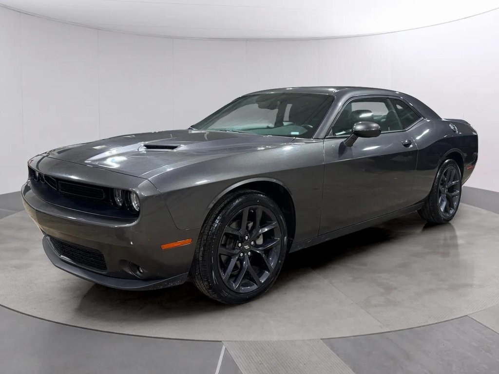 2022 Dodge Challenger SXT photo 8
