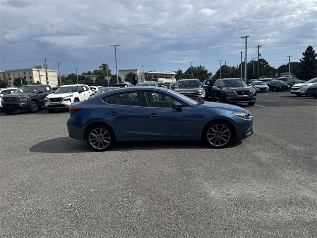 2018 Mazda Mazda3 Touring photo 4