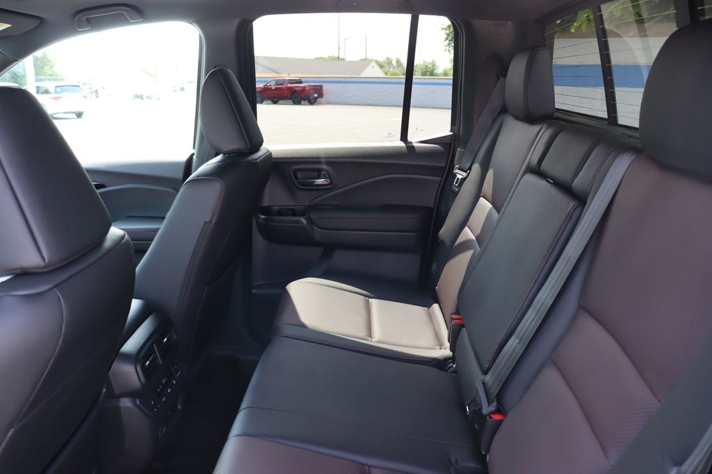 2025 Honda Ridgeline Black Edition photo 11