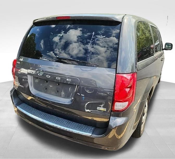 2019 Dodge Grand Caravan SE photo 3
