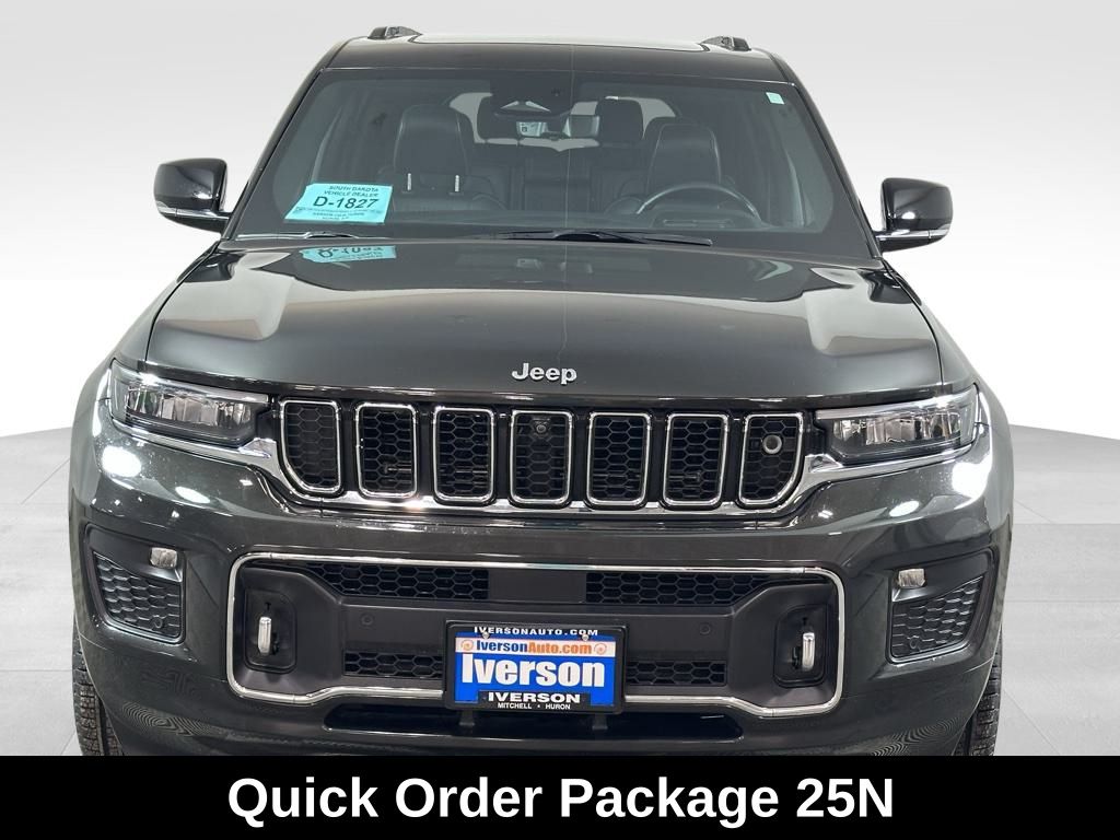 2023 Jeep Grand Cherokee Overland photo 2