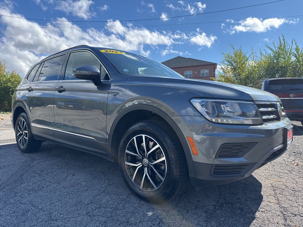 2021 Volkswagen Tiguan SE photo 3
