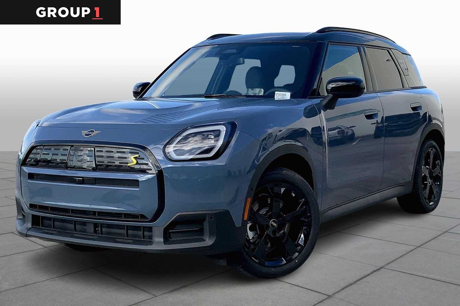 2025 MINI Countryman SE's photo