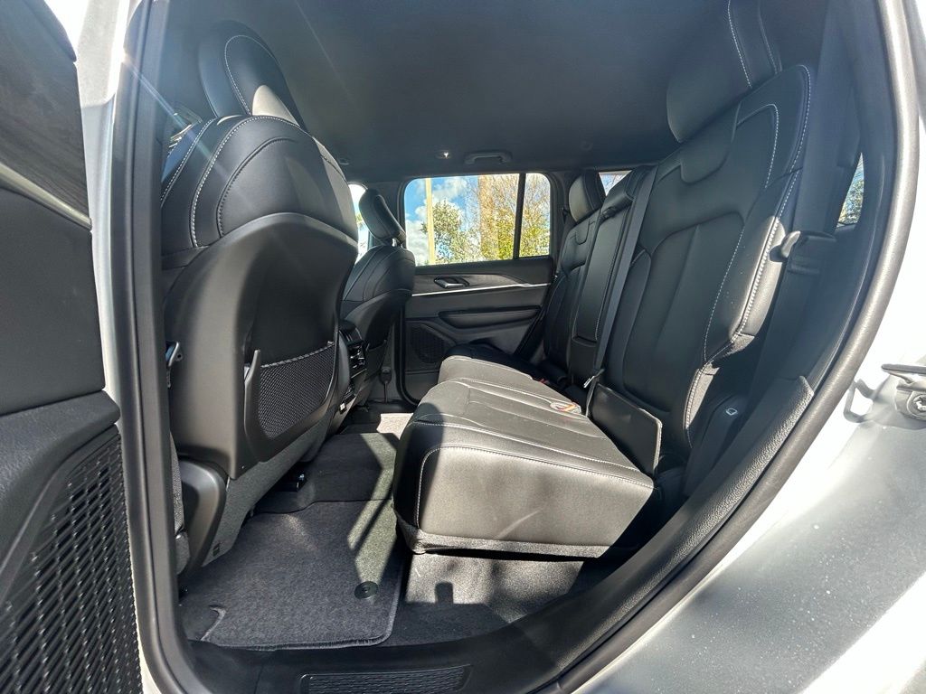 2025 Jeep Grand Cherokee Limited photo 19