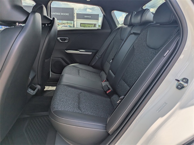 2025 Kia K4 GT-Line photo 11